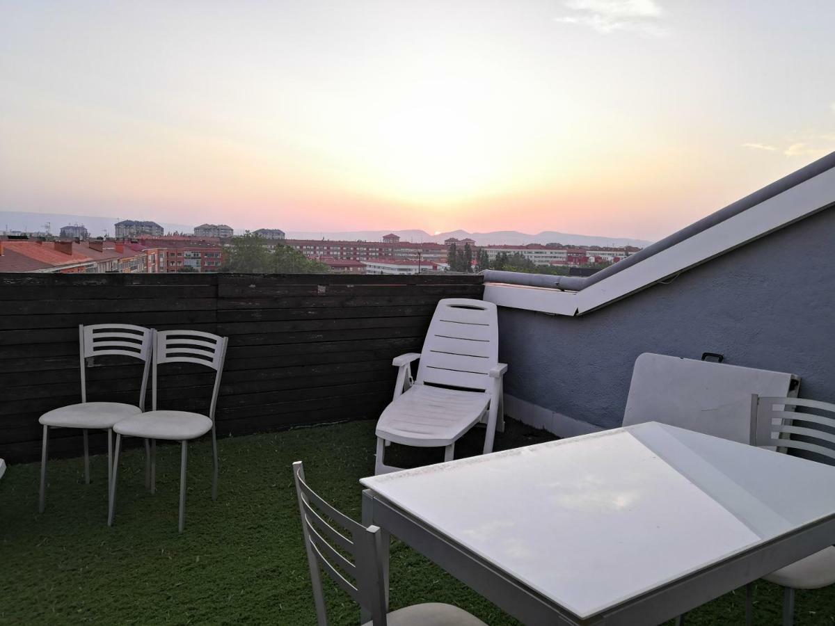 Atico En El Centro De Vitoria Parking Gratis Apartment Exterior foto